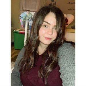 Meet your Posher, Kayla